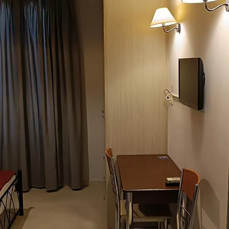 Andros Guesthouses Apartment *