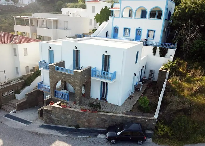 Andros Guesthouses *