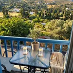 アパート Andros Guesthouses