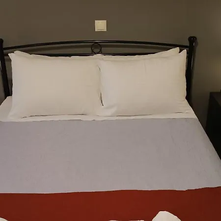 Andros Guesthouses *