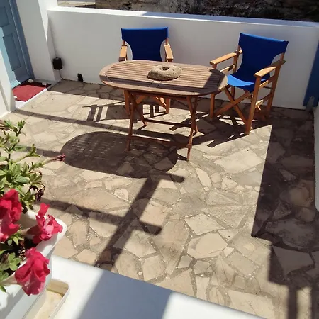 Andros Guesthouses * Андрос