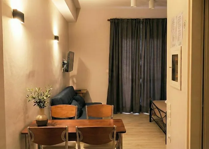 Andros Guesthouses *